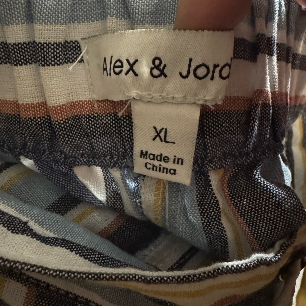 Chic Striped Women's Pants. Size XL. - Picture 3 of 6
